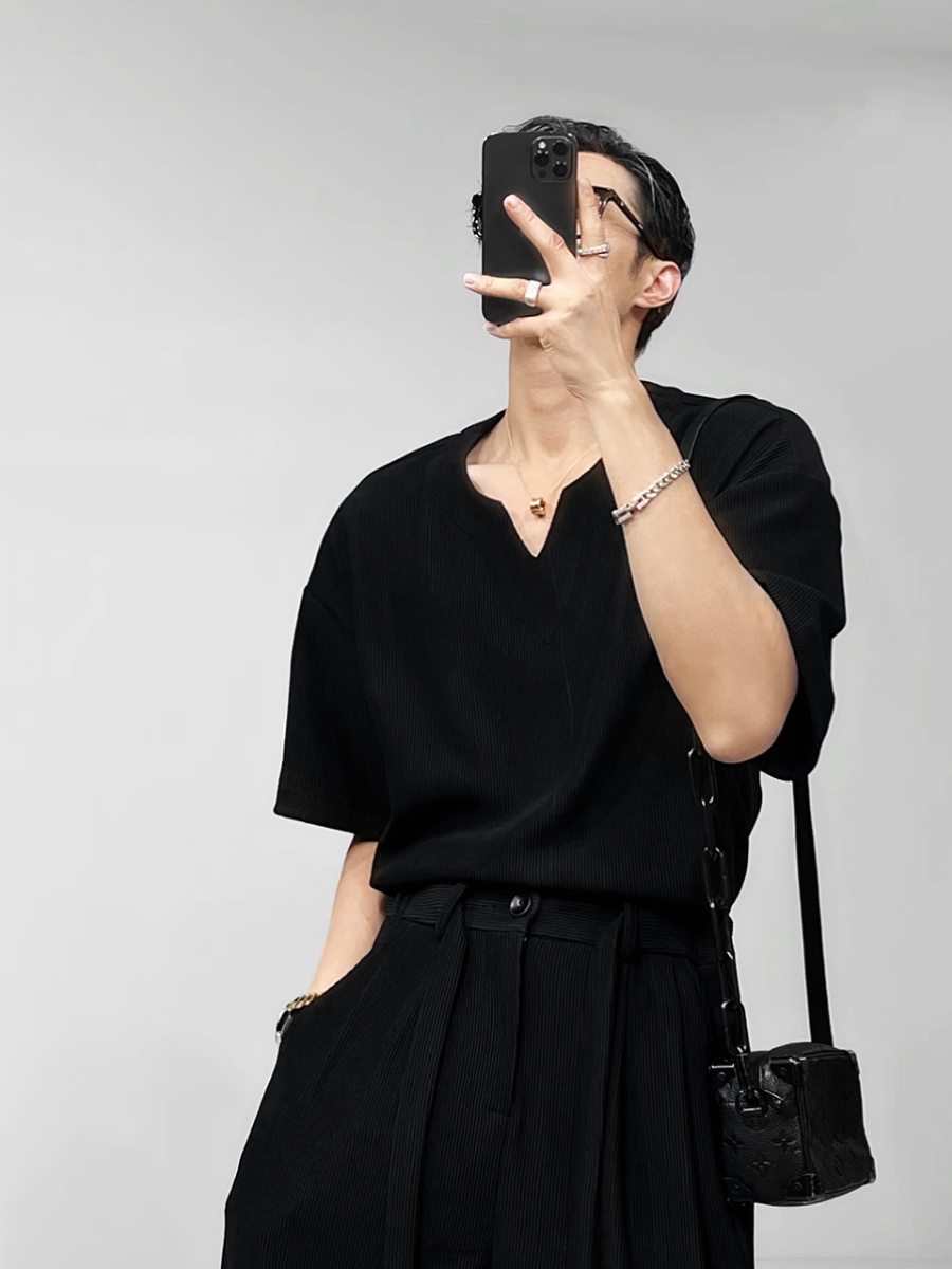 Dragon Dadao V-neck T-shirt and Short Sleeve Wide-leg Pants Set - Lightweight Casual Summer Outfit, Trendy 90s Style Dragon Dadao V-neck T-shirt and Short Sleeve Wide-leg Pants Set - Lightweight Casual Summer Outfit, Trendy 90s Style