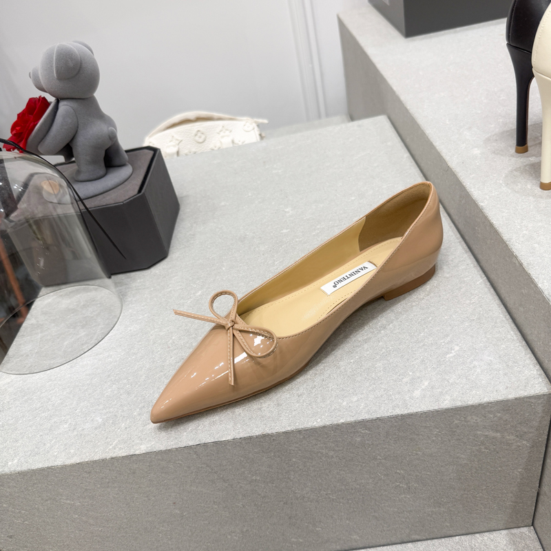 Elegant Black Bow-Tie Pointed Flat Shoes for Women - Stylish Hong Kong Fashion Footwear