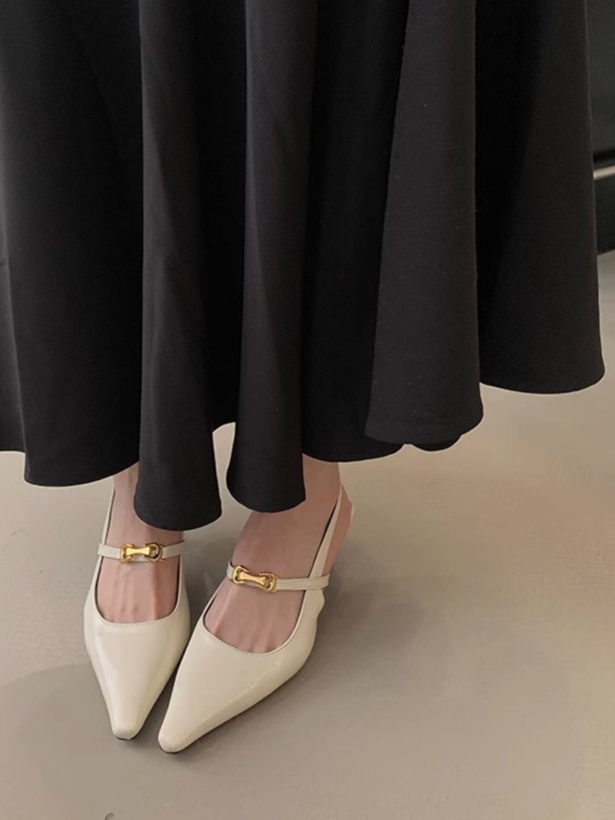 Elegant Black Pointed-Toe High-Heeled Shoes for Women - French Style Closed-Toe Sandals for Spring 2025 Elegant Black Pointed-Toe High-Heeled Shoes for Women - French Style Closed-Toe Sandals for Spring 2025