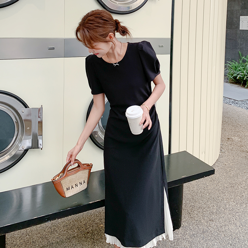 Elegant Black Puff Sleeve Dress for Women - Summer 2025 High-End Waist-Cinching Long Skirt in Unique, Mature Style Elegant Black Puff Sleeve Dress for Women - Summer 2025 High-End Waist-Cinching Long Skirt in Unique, Mature Style
