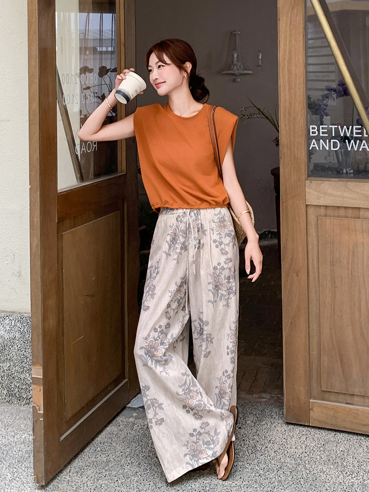 Elegant Flutter Sleeve Two-Piece Set with Wide-Leg Pants - Women's Summer Outfit, High-End Style, Trendy and Chic Elegant Flutter Sleeve Two-Piece Set with Wide-Leg Pants - Women's Summer Outfit, High-End Style, Trendy and Chic