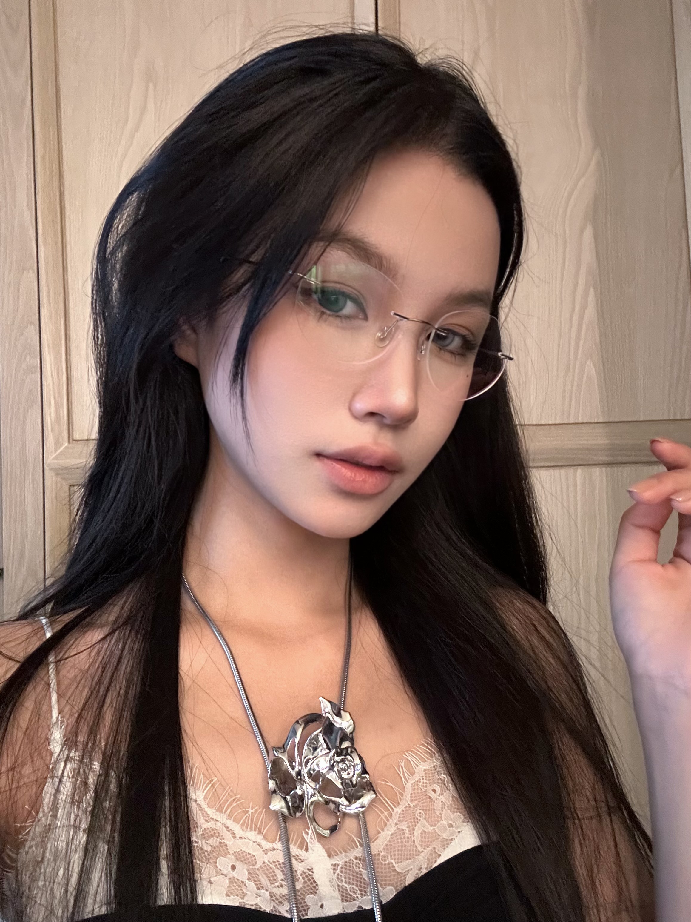 Elegant Frameless Oval Ultra-Light Anti-Blue Light Prescription Glasses for Women - Chic and Sophisticated Style Elegant Frameless Oval Ultra-Light Anti-Blue Light Prescription Glasses for Women - Chic and Sophisticated Style