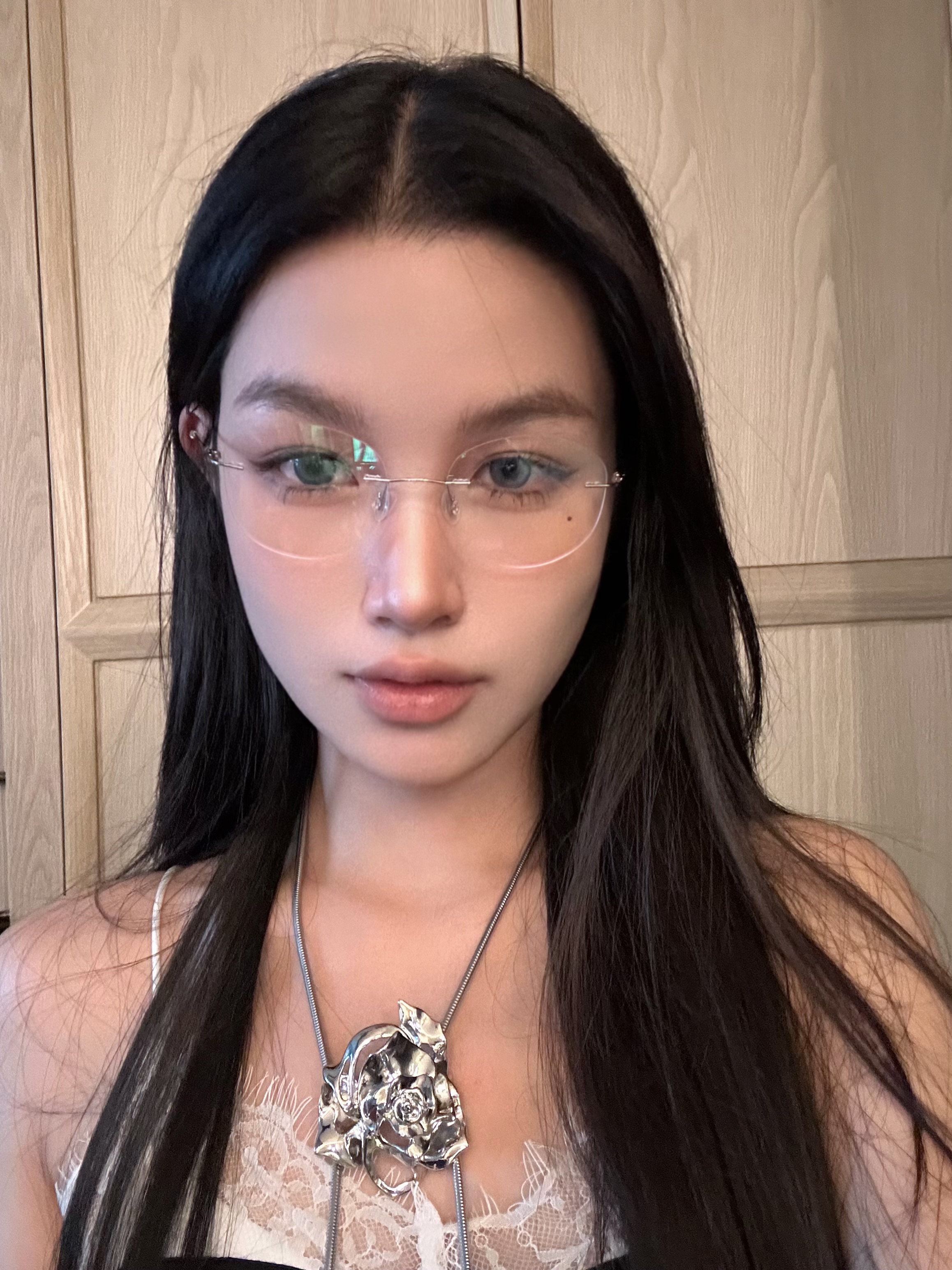 Elegant Frameless Oval Ultra-Light Anti-Blue Light Prescription Glasses for Women - Chic and Sophisticated Style Elegant Frameless Oval Ultra-Light Anti-Blue Light Prescription Glasses for Women - Chic and Sophisticated Style
