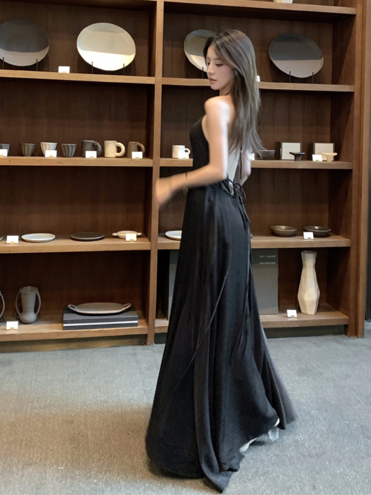 Elegant French-Style Black Backless Dress - High-End Quality Long Gown for Vacation Beach Photos, Perfect for Summer Events Elegant French-Style Black Backless Dress - High-End Quality Long Gown for Vacation Beach Photos, Perfect for Summer Events