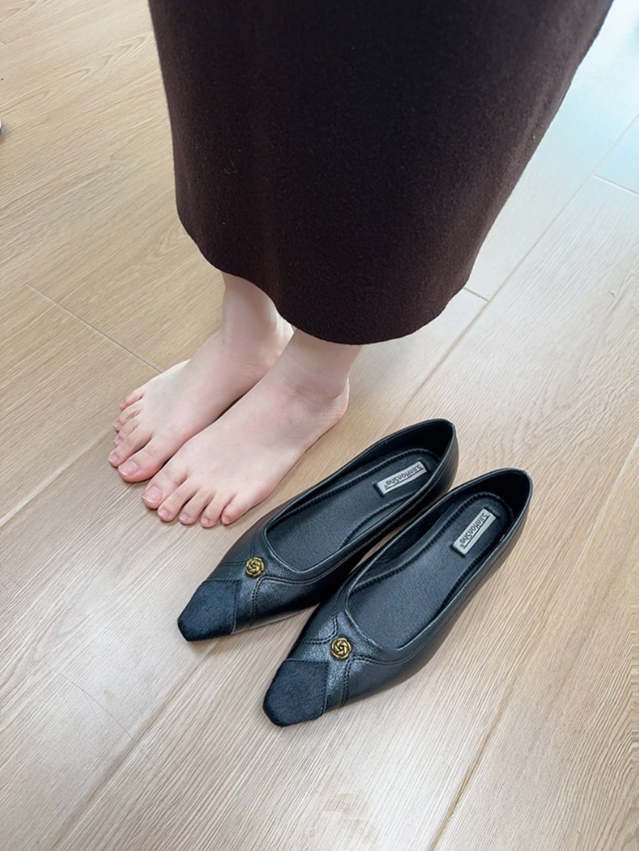 Elegant French-style High-End Women's Mary Jane Shoes, Pointed Toe, Shallow Mouth, Spring 2025 Commuting & Evening Wear Elegant French-style High-End Women's Mary Jane Shoes, Pointed Toe, Shallow Mouth, Spring 2025 Commuting & Evening Wear