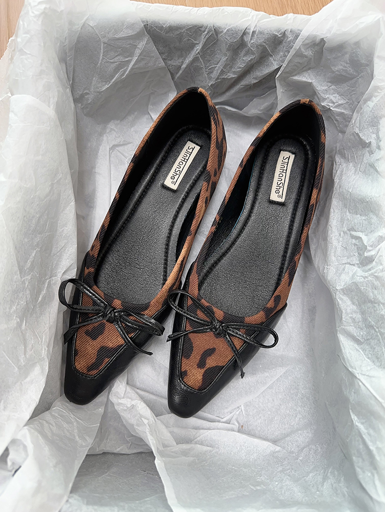 Elegant French-style High-End Women's Mary Jane Shoes, Pointed Toe, Shallow Mouth, Spring 2025 Commuting & Evening Wear Elegant French-style High-End Women's Mary Jane Shoes, Pointed Toe, Shallow Mouth, Spring 2025 Commuting & Evening Wear