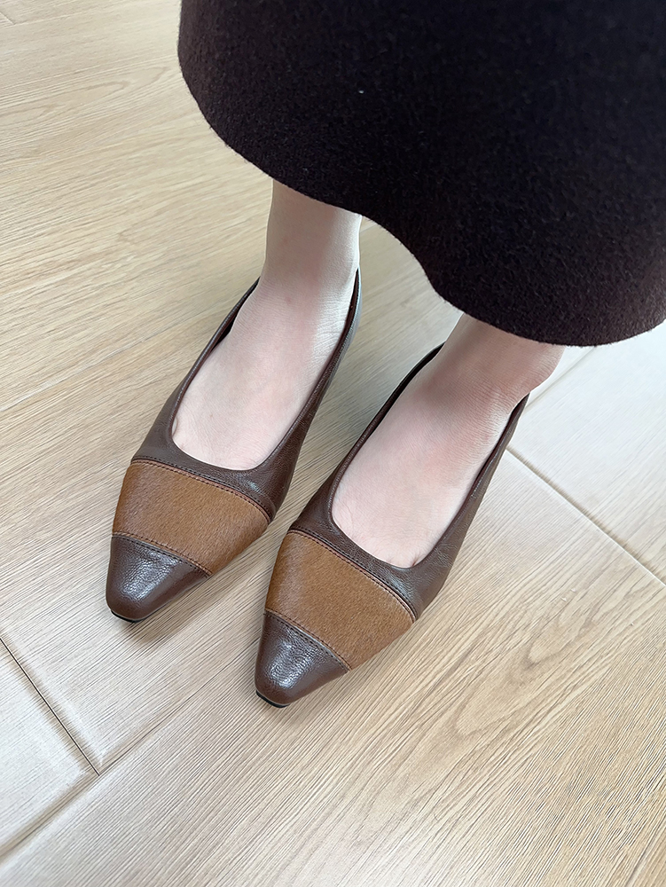 Elegant French-style High-End Women's Mary Jane Shoes, Pointed Toe, Shallow Mouth, Spring 2025 Commuting & Evening Wear Elegant French-style High-End Women's Mary Jane Shoes, Pointed Toe, Shallow Mouth, Spring 2025 Commuting & Evening Wear