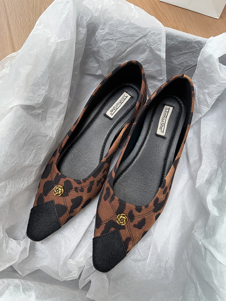 Elegant French-style High-End Women's Mary Jane Shoes, Pointed Toe, Shallow Mouth, Spring 2025 Commuting & Evening Wear Elegant French-style High-End Women's Mary Jane Shoes, Pointed Toe, Shallow Mouth, Spring 2025 Commuting & Evening Wear