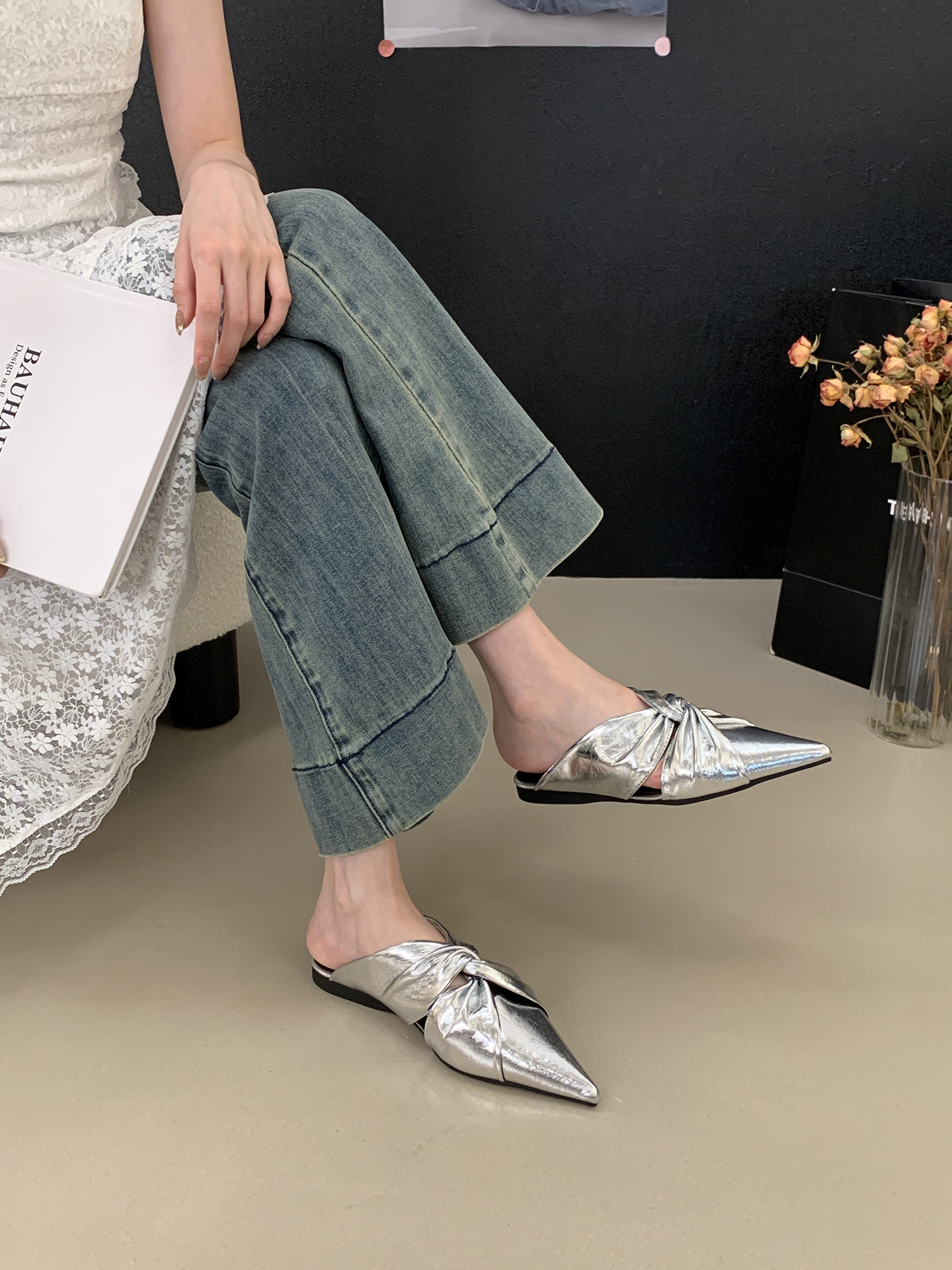 Elegant French-Style Pointed-Toe Sandals for Women - Versatile Comfortable Mules for Summer 2025, Chic and Stylish Footwear Elegant French-Style Pointed-Toe Sandals for Women - Versatile Comfortable Mules for Summer 2025, Chic and Stylish Footwear