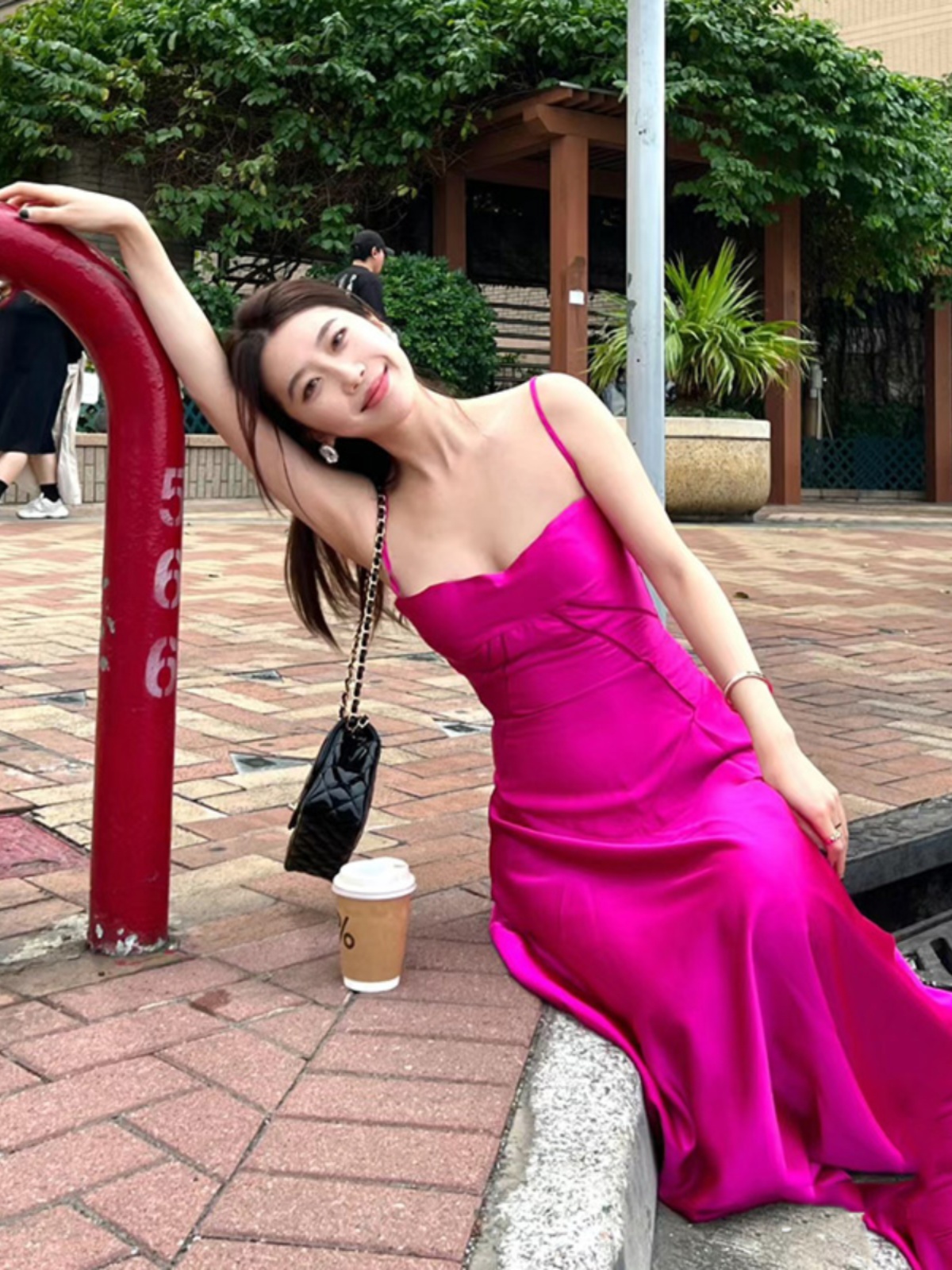 Elegant French-Style Spaghetti Strap Fishtail Evening Dress for Women, Long Birthday Party Gown, High-End Niche Design Elegant French-Style Spaghetti Strap Fishtail Evening Dress for Women, Long Birthday Party Gown, High-End Niche Design