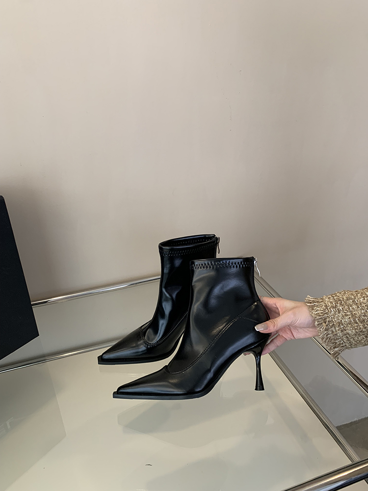 Elegant High-Heeled Pointed Toe Plush White Short Boots for Women - French Slim Style for Autumn Winter 2024 Elegant High-Heeled Pointed Toe Plush White Short Boots for Women - French Slim Style for Autumn Winter 2024