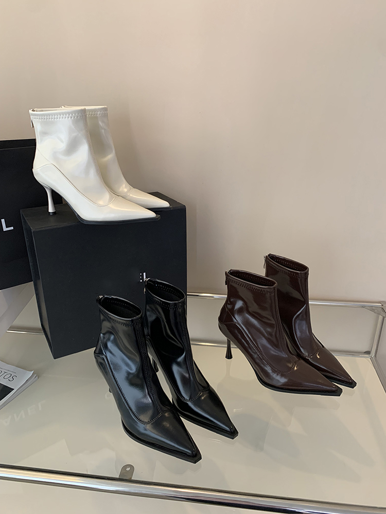 Elegant High-Heeled Pointed Toe Plush White Short Boots for Women - French Slim Style for Autumn Winter 2024 Elegant High-Heeled Pointed Toe Plush White Short Boots for Women - French Slim Style for Autumn Winter 2024