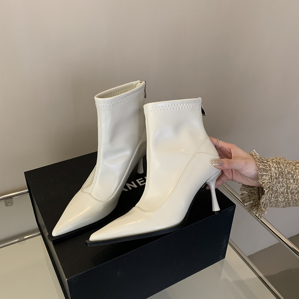 Elegant High-Heeled Pointed Toe Plush White Short Boots for Women - French Slim Style for Autumn Winter 2024 Elegant High-Heeled Pointed Toe Plush White Short Boots for Women - French Slim Style for Autumn Winter 2024