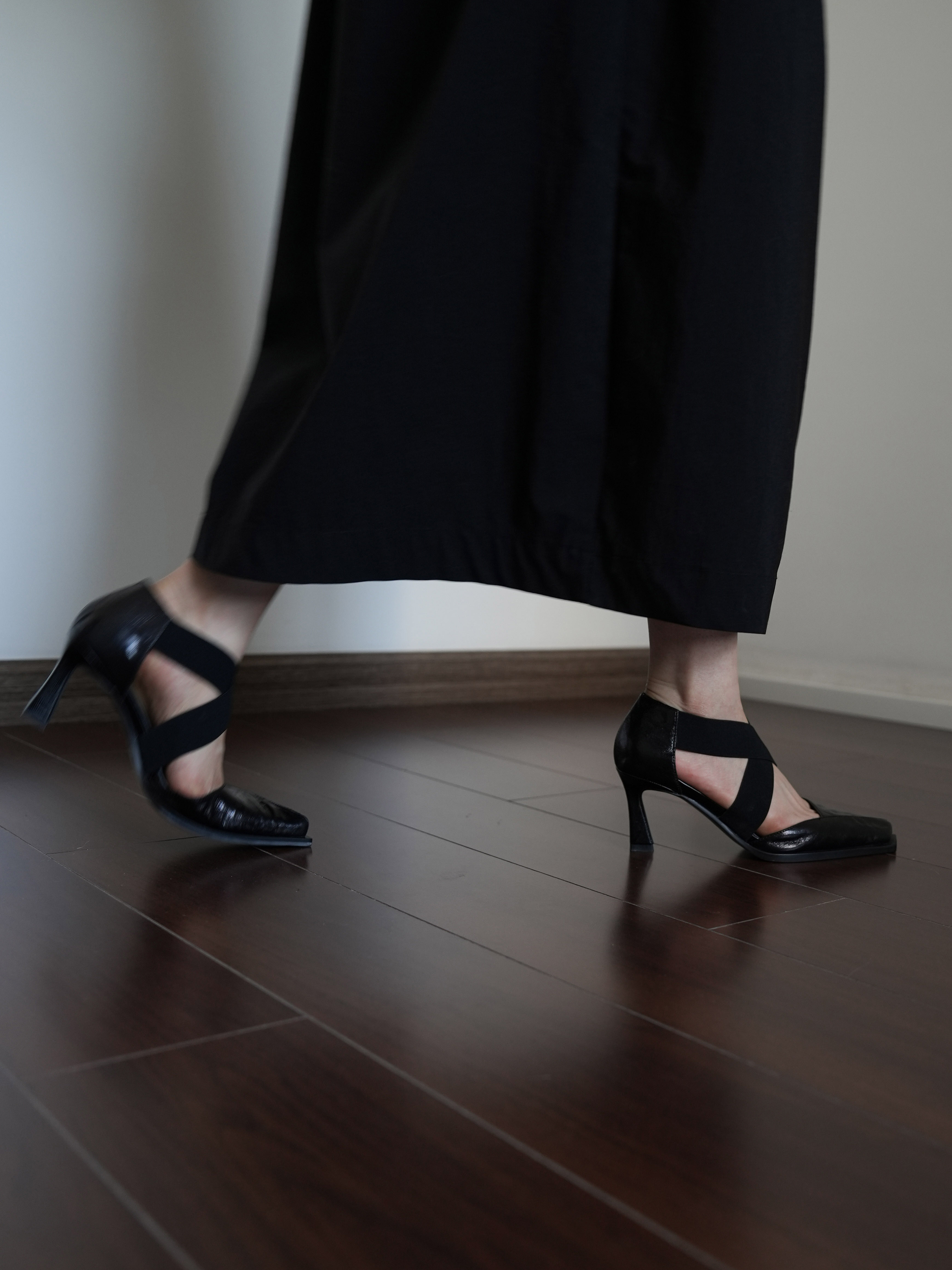 Elegant Hollow Cross Strap White High Heels for Women - Niche Design Shallow Mouth Sandals with Thin Heels, Perfect for Chic Occasions Elegant Hollow Cross Strap White High Heels for Women - Niche Design Shallow Mouth Sandals with Thin Heels, Perfect for Chic Occasions