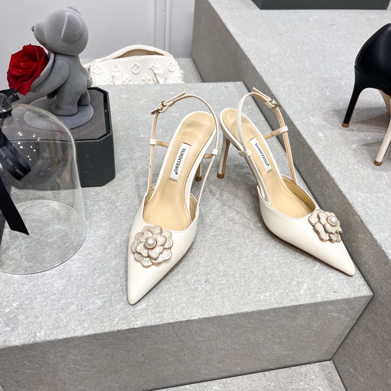 Elegant Hollow High-Heeled Sandals for Women - Pointed Toe, One-Strap Camellia Design, Timeless Style, Perfect for Any Occasion