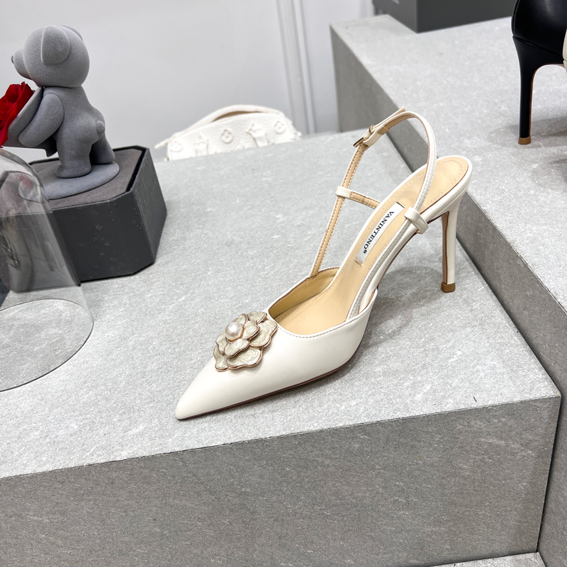 Elegant Hollow High-Heeled Sandals for Women - Pointed Toe, One-Strap Camellia Design, Timeless Style, Perfect for Any Occasion