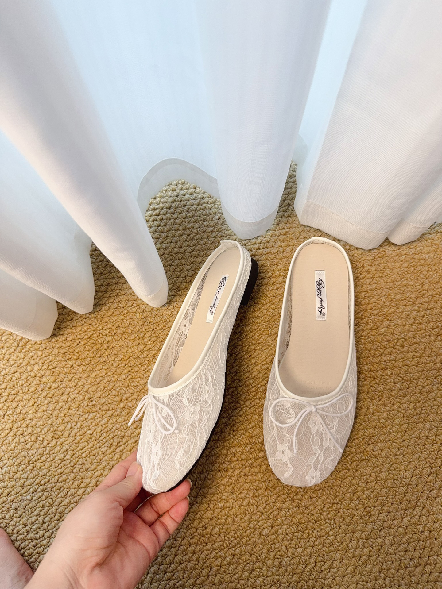 Elegant Lace Hollow-Out Half Slippers for Women – Flat Summer Shoes with Bow Detail, Perfect for Skirts and Gentle Temperament, 2025 Style Elegant Lace Hollow-Out Half Slippers for Women – Flat Summer Shoes with Bow Detail, Perfect for Skirts and Gentle Temperament, 2025 Style