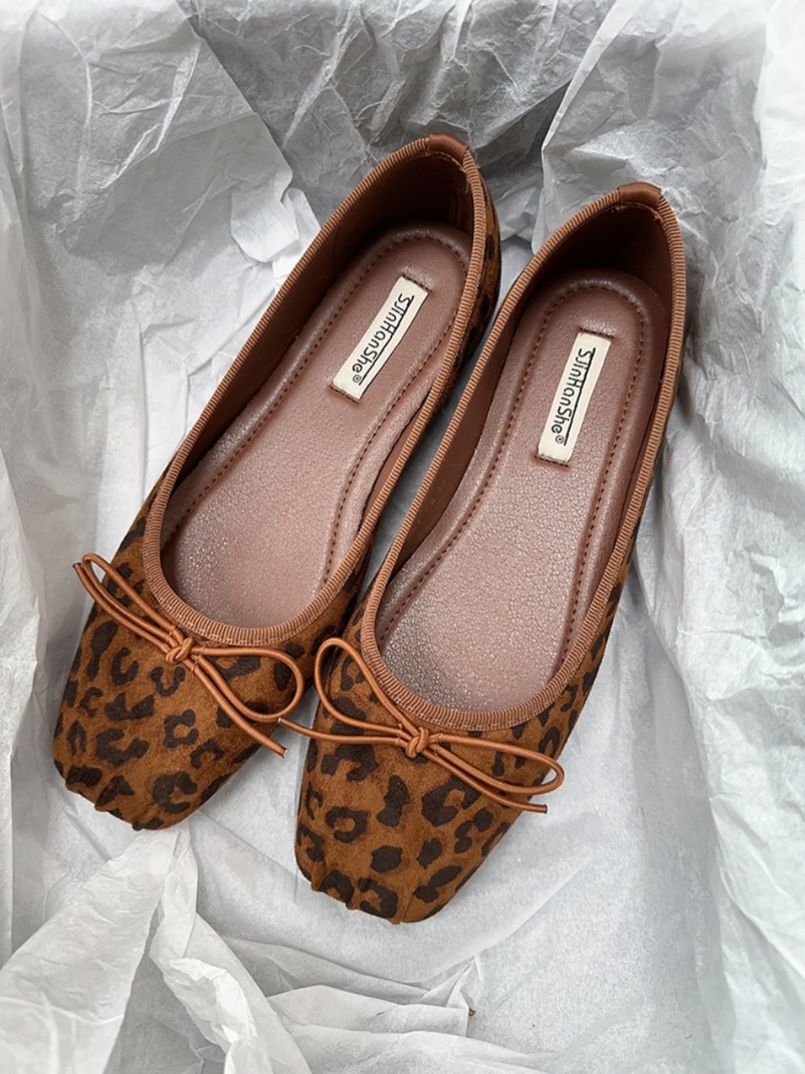 Elegant Leopard Print Mary Jane Shoes with Bow - Spring 2025 Women's Ballet Flats for Gentle Evening Breeze Style Elegant Leopard Print Mary Jane Shoes with Bow - Spring 2025 Women's Ballet Flats for Gentle Evening Breeze Style