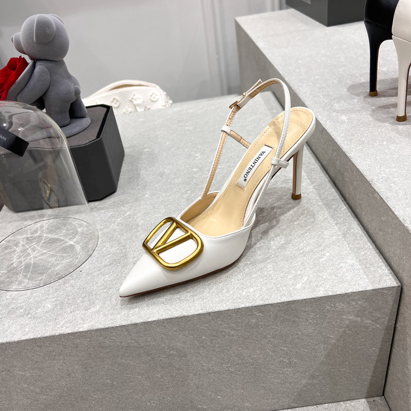 Elegant Nude High-Heeled Open-Toe Sandals with Metal Buckle, Genuine Sheepskin Quality, Chic Footwear for Women's Fashion Elegant Nude High-Heeled Open-Toe Sandals with Metal Buckle, Genuine Sheepskin Quality, Chic Footwear for Women's Fashion