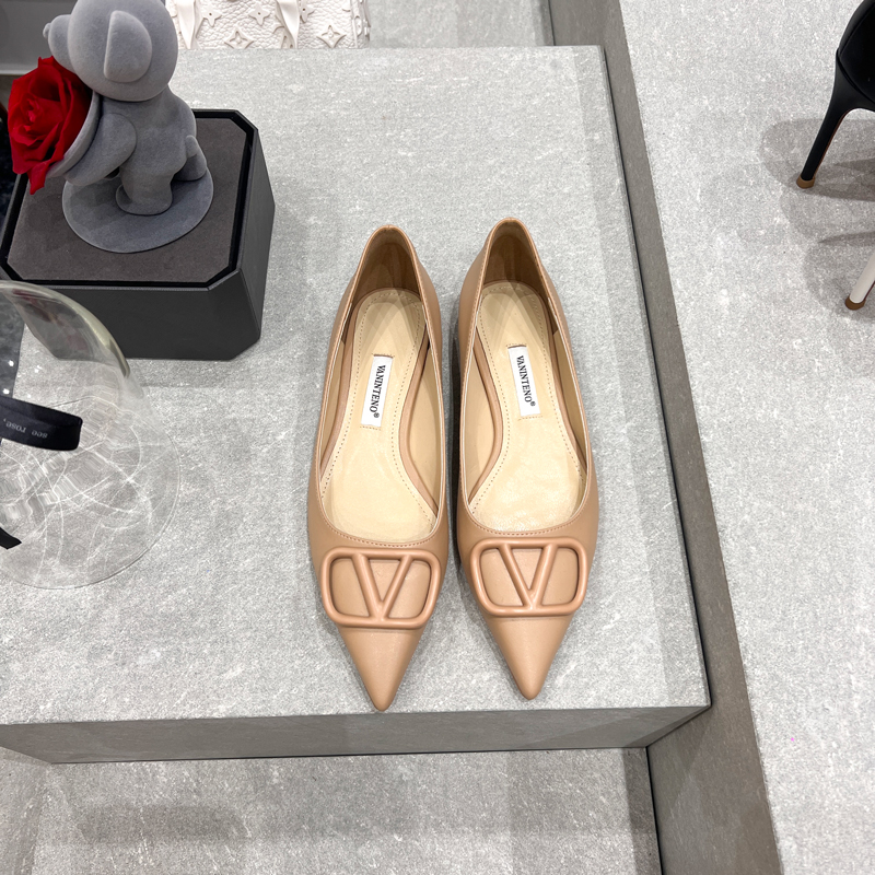 Elegant Nude Pointed Flat Shoes for Women - Slip-On V-Buckle Design, Comfortable Style for Parties and Events