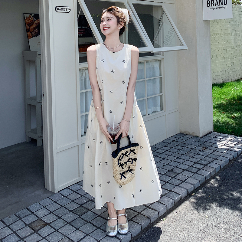 Elegant Off-White Sleeveless Tank Dress for Women - Ankle-Length Summer Style with Relaxed Fit and Chic Design