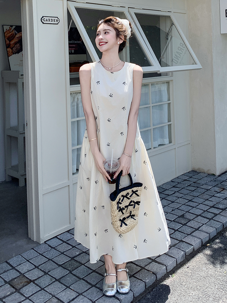 Elegant Off-White Sleeveless Tank Dress for Women - Ankle-Length Summer Style with Relaxed Fit and Chic Design