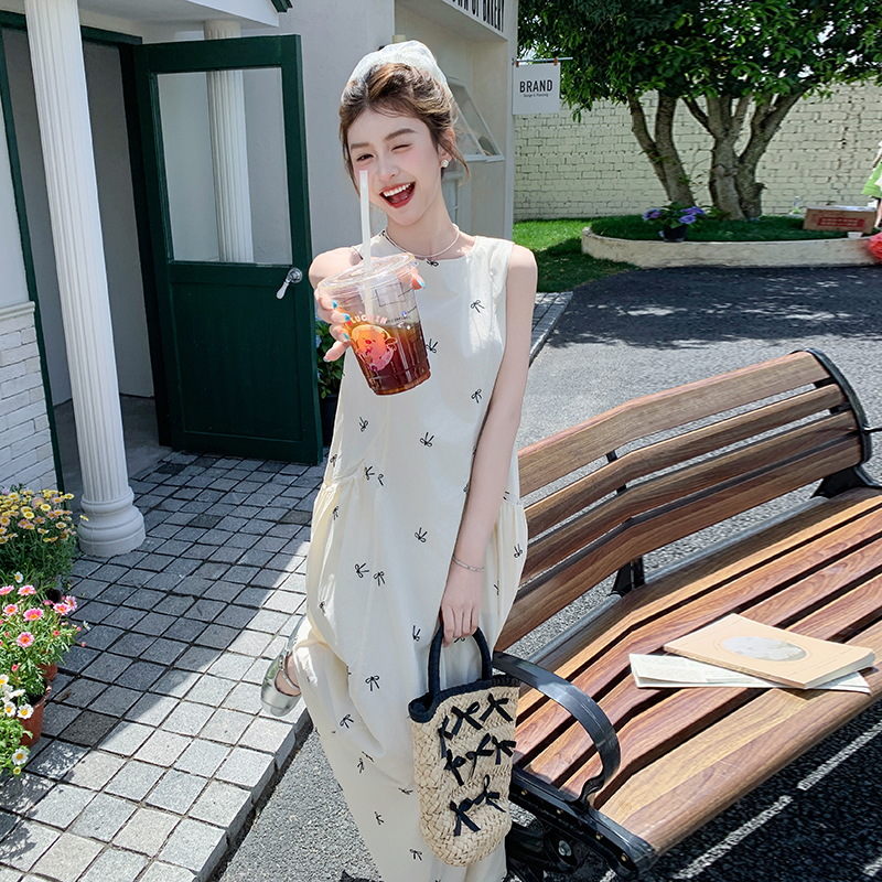 Elegant Off-White Sleeveless Tank Dress for Women - Ankle-Length Summer Style with Relaxed Fit and Chic Design Elegant Off-White Sleeveless Tank Dress for Women - Ankle-Length Summer Style with Relaxed Fit and Chic Design