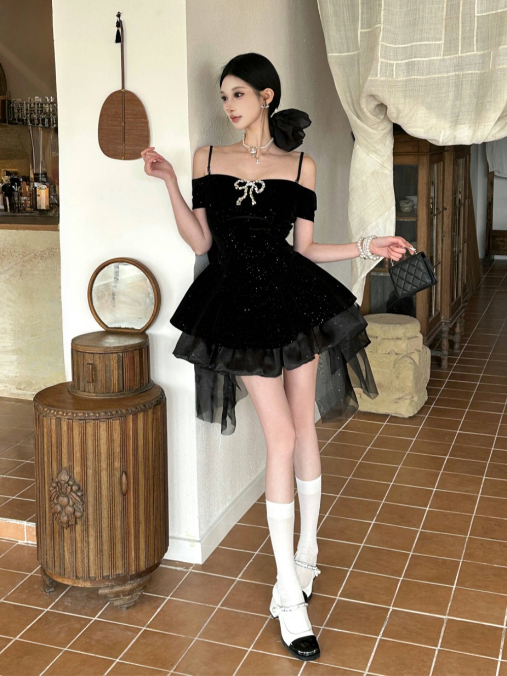 Elegant One-Shoulder Black Velvet Puff Skirt Dress - High-End French Style, Chic Temperament Fashion for Special Occasions Elegant One-Shoulder Black Velvet Puff Skirt Dress - High-End French Style, Chic Temperament Fashion for Special Occasions