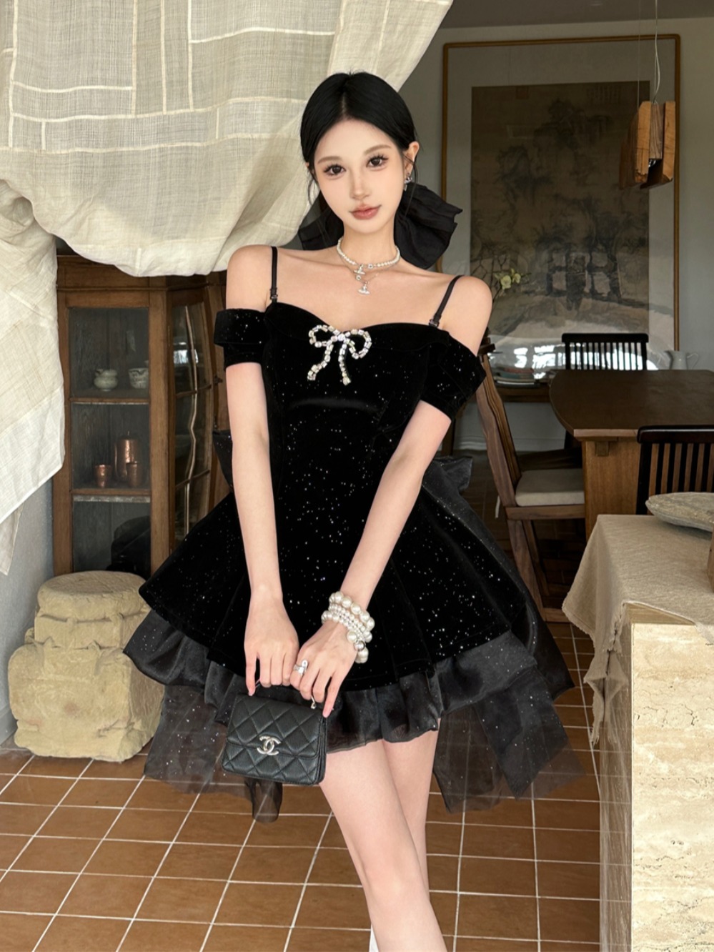 Elegant One-Shoulder Black Velvet Puff Skirt Dress - High-End French Style, Chic Temperament Fashion for Special Occasions Elegant One-Shoulder Black Velvet Puff Skirt Dress - High-End French Style, Chic Temperament Fashion for Special Occasions