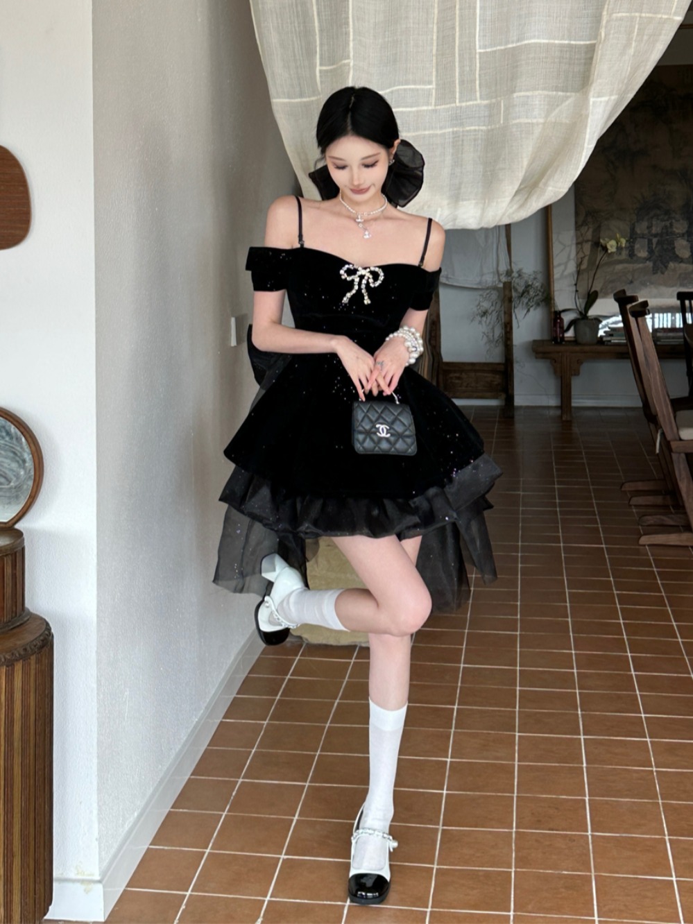 Elegant One-Shoulder Black Velvet Puff Skirt Dress - High-End French Style, Chic Temperament Fashion for Special Occasions Elegant One-Shoulder Black Velvet Puff Skirt Dress - High-End French Style, Chic Temperament Fashion for Special Occasions