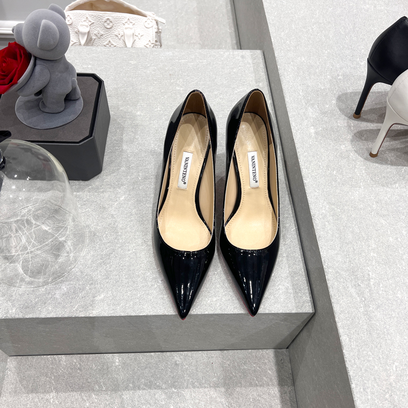 Elegant Pointed Toe Nude Patent Leather High Heels for Women - Comfortable Fairy Style Shoes for Spring and Autumn Banquets Elegant Pointed Toe Nude Patent Leather High Heels for Women - Comfortable Fairy Style Shoes for Spring and Autumn Banquets