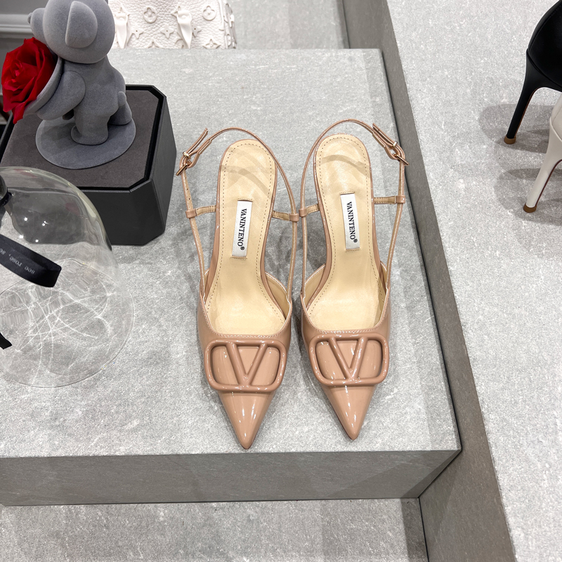 Elegant White Genuine Leather Buckle Toe Thin Heel Sandals for Women - Pointed Toe Design, Chic and Stylish Footwear Elegant White Genuine Leather Buckle Toe Thin Heel Sandals for Women - Pointed Toe Design, Chic and Stylish Footwear