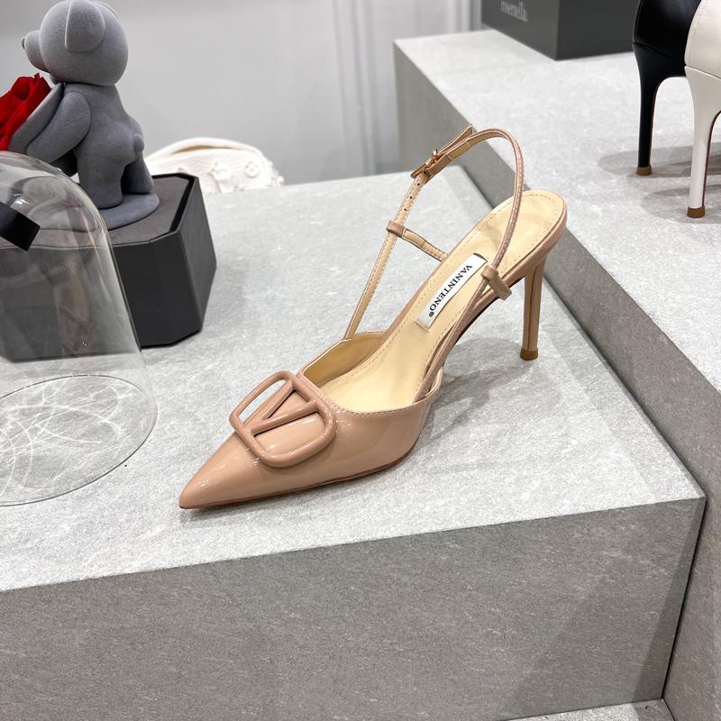 Elegant White Genuine Leather Buckle Toe Thin Heel Sandals for Women - Pointed Toe Design, Chic and Stylish Footwear Elegant White Genuine Leather Buckle Toe Thin Heel Sandals for Women - Pointed Toe Design, Chic and Stylish Footwear