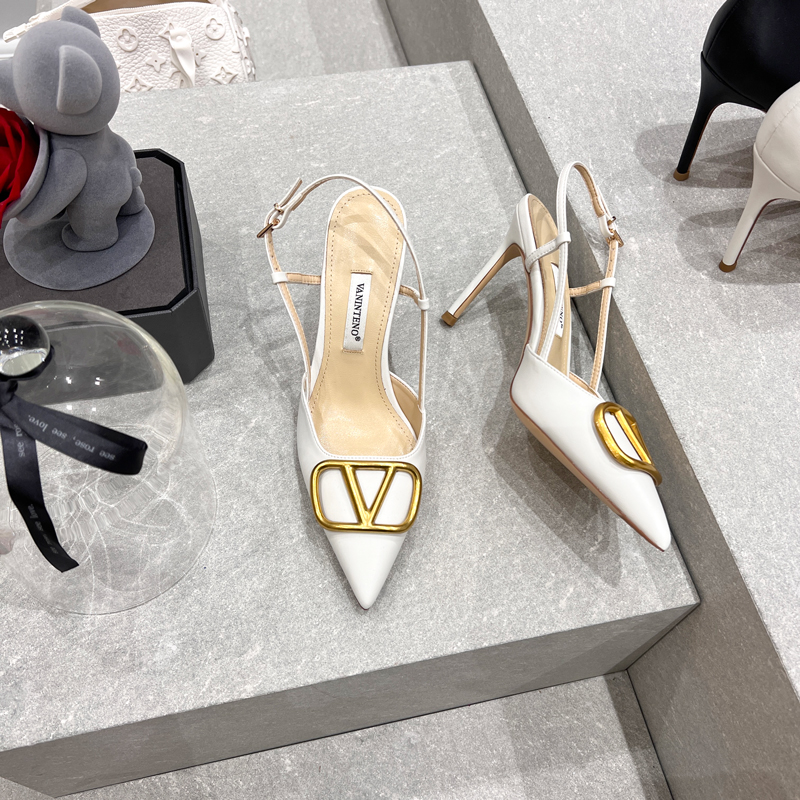 Elegant White Genuine Leather Buckle Toe Thin Heel Sandals for Women - Pointed Toe Design, Chic and Stylish Footwear Elegant White Genuine Leather Buckle Toe Thin Heel Sandals for Women - Pointed Toe Design, Chic and Stylish Footwear