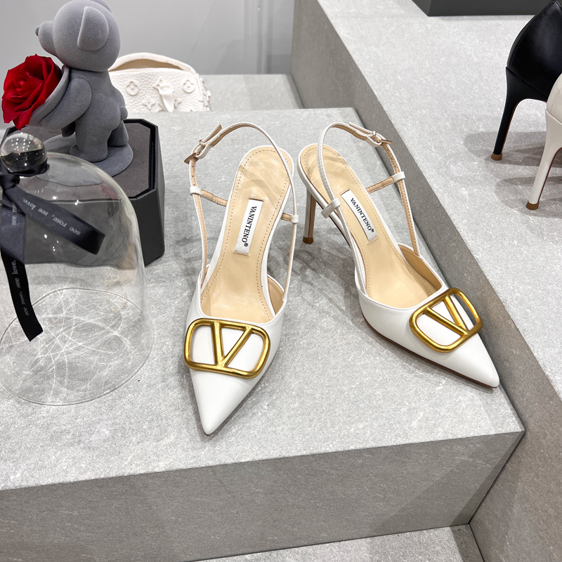 Elegant White Genuine Leather Buckle Toe Thin Heel Sandals for Women - Pointed Toe Design, Chic and Stylish Footwear Elegant White Genuine Leather Buckle Toe Thin Heel Sandals for Women - Pointed Toe Design, Chic and Stylish Footwear