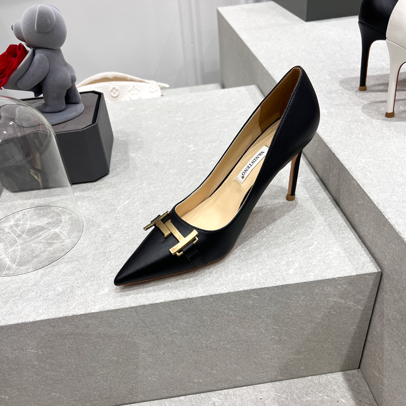 Elegant White Pointed Toe High-Heeled Shoes with Metal Buckle for Women - Autumn Collection, Sophisticated Style, Perfect for Any Occasion