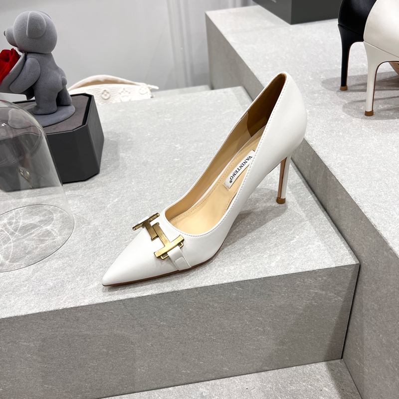 Elegant White Pointed Toe High-Heeled Shoes with Metal Buckle for Women - Autumn Collection, Sophisticated Style, Perfect for Any Occasion