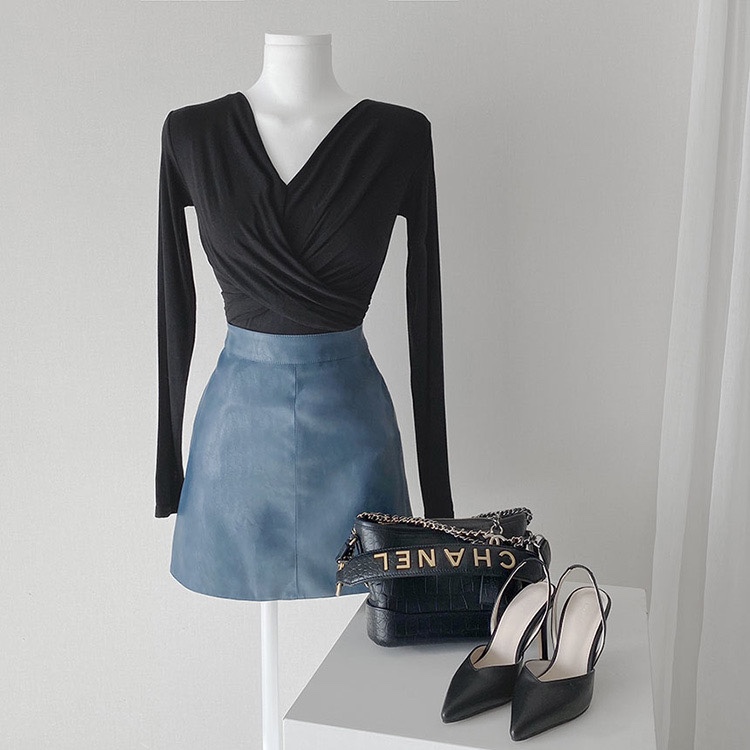 Elegant Women's V-neck Cross Pleated Long Sleeve T-shirt - Korea Dongdaemun 2025 Spring Style, Chic and Trendy Fashion Top