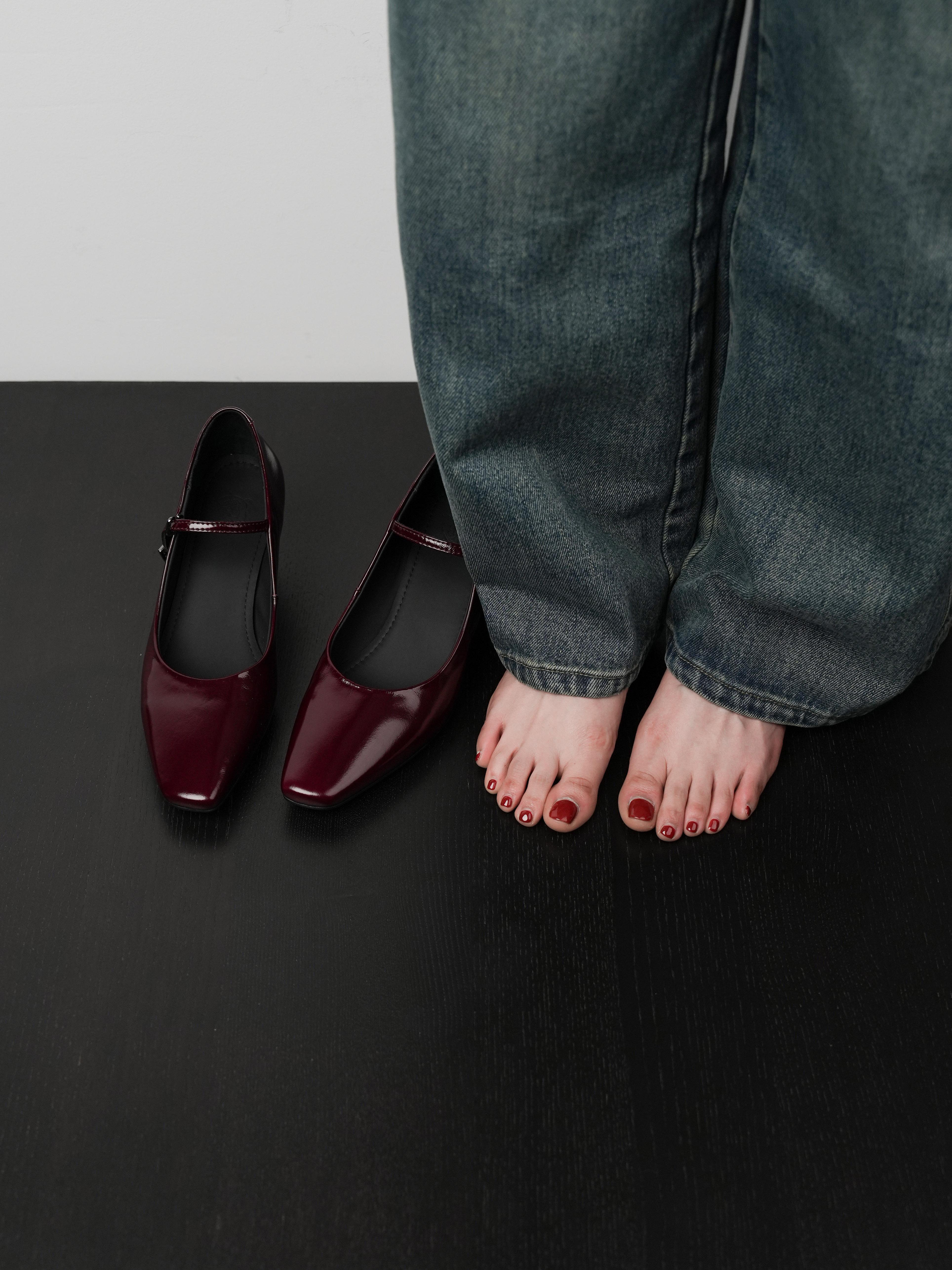 Elegant Woolen Mary Jane Shoes for Women - Chunky Mid-Heel, Square Toe, Shallow Mouth, Literary Style for Commuting Elegant Woolen Mary Jane Shoes for Women - Chunky Mid-Heel, Square Toe, Shallow Mouth, Literary Style for Commuting