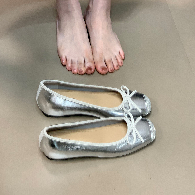 Elevated Women's Silver Sequined Patchwork Loafers with Bow - Elegant Commuting Flats for Stylish 90s-Inspired Looks