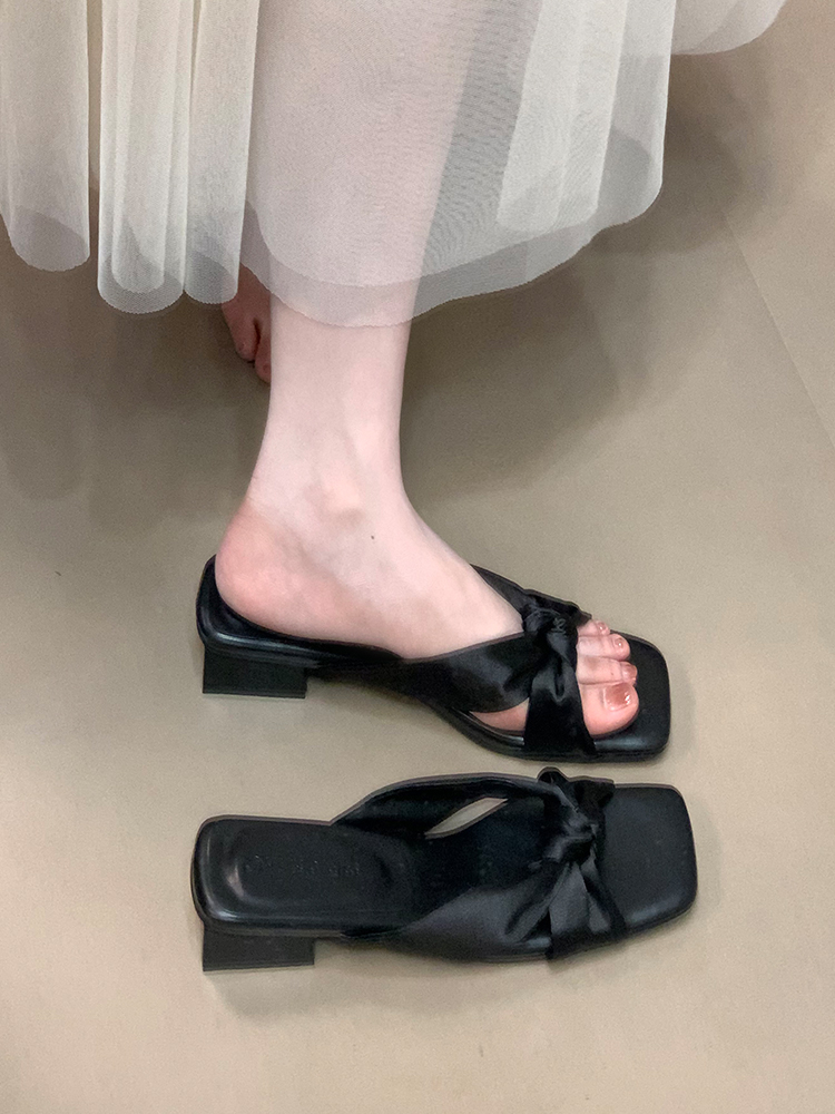 Exquisite Butterfly Slide Sandals - French-Style Open-Toe Slippers for Outdoor Wear, Fashionable and Versatile Summer Footwear 2025 Exquisite Butterfly Slide Sandals - French-Style Open-Toe Slippers for Outdoor Wear, Fashionable and Versatile Summer Footwear 2025