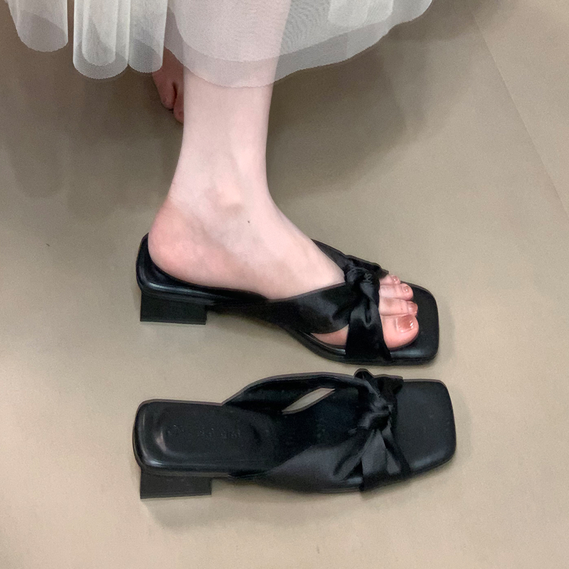 Exquisite Butterfly Slide Sandals - French-Style Open-Toe Slippers for Outdoor Wear, Fashionable and Versatile Summer Footwear 2025 Exquisite Butterfly Slide Sandals - French-Style Open-Toe Slippers for Outdoor Wear, Fashionable and Versatile Summer Footwear 2025