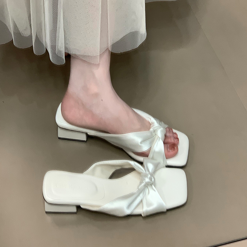 Exquisite Butterfly Slide Sandals - French-Style Open-Toe Slippers for Outdoor Wear, Fashionable and Versatile Summer Footwear 2025 Exquisite Butterfly Slide Sandals - French-Style Open-Toe Slippers for Outdoor Wear, Fashionable and Versatile Summer Footwear 2025