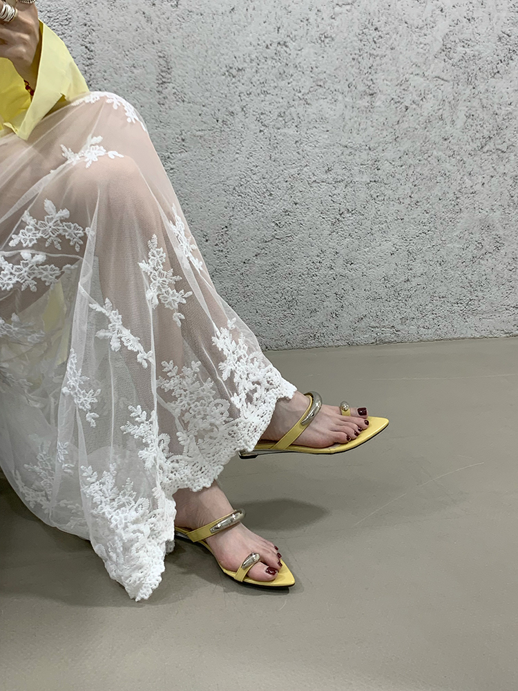 Exquisite French Sandals for Women - Summer 2025 Metal Thong Style, Chic and Elegant Footwear Exquisite French Sandals for Women - Summer 2025 Metal Thong Style, Chic and Elegant Footwear