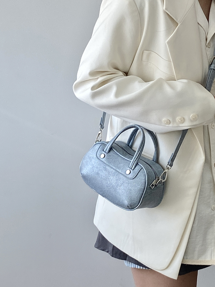 Exquisite Korean Style Small Round Crossbody Bag for Women - Casual Shoulder Handbag 2025 Niche Design Exquisite Korean Style Small Round Crossbody Bag for Women - Casual Shoulder Handbag 2025 Niche Design