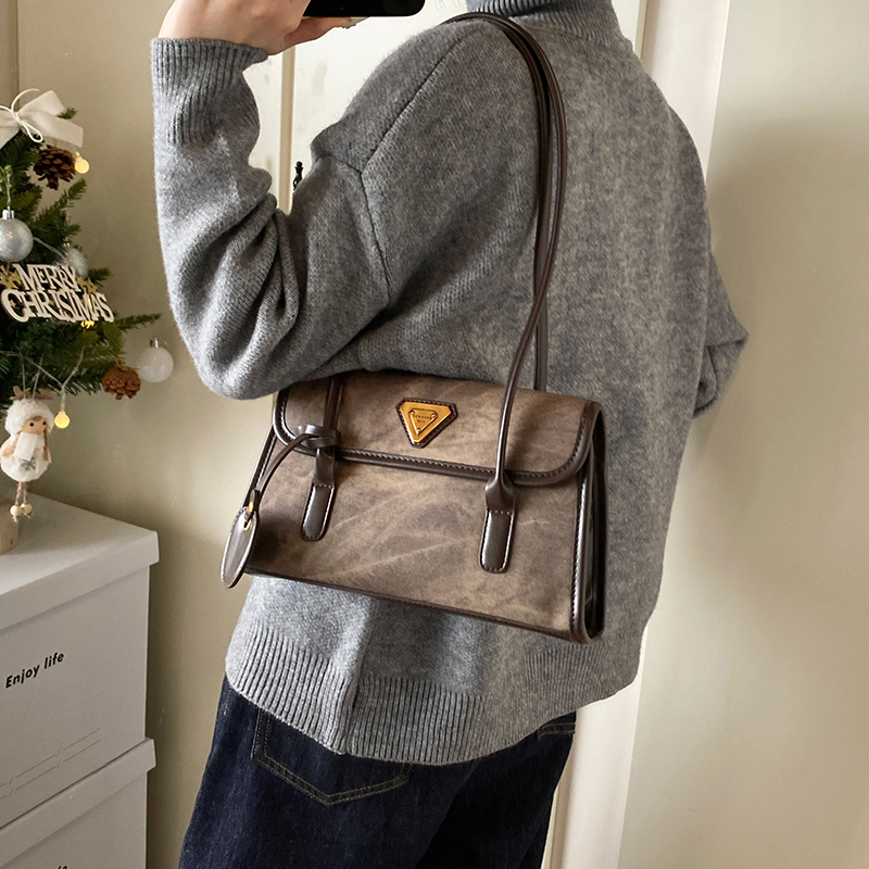 Fashion Retro Large Capacity Underarm Tote Bag for Women - Korean Style Autumn Winter Shoulder Baguette for Work and Commuting Fashion Retro Large Capacity Underarm Tote Bag for Women - Korean Style Autumn Winter Shoulder Baguette for Work and Commuting