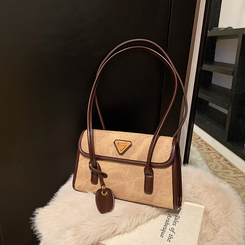 Fashion Retro Large Capacity Underarm Tote Bag for Women - Korean Style Autumn Winter Shoulder Baguette for Work and Commuting Fashion Retro Large Capacity Underarm Tote Bag for Women - Korean Style Autumn Winter Shoulder Baguette for Work and Commuting