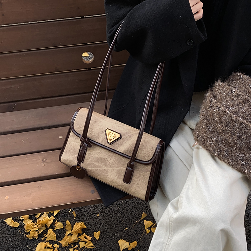 Fashion Retro Large Capacity Underarm Tote Bag for Women - Korean Style Autumn Winter Shoulder Baguette for Work and Commuting Fashion Retro Large Capacity Underarm Tote Bag for Women - Korean Style Autumn Winter Shoulder Baguette for Work and Commuting