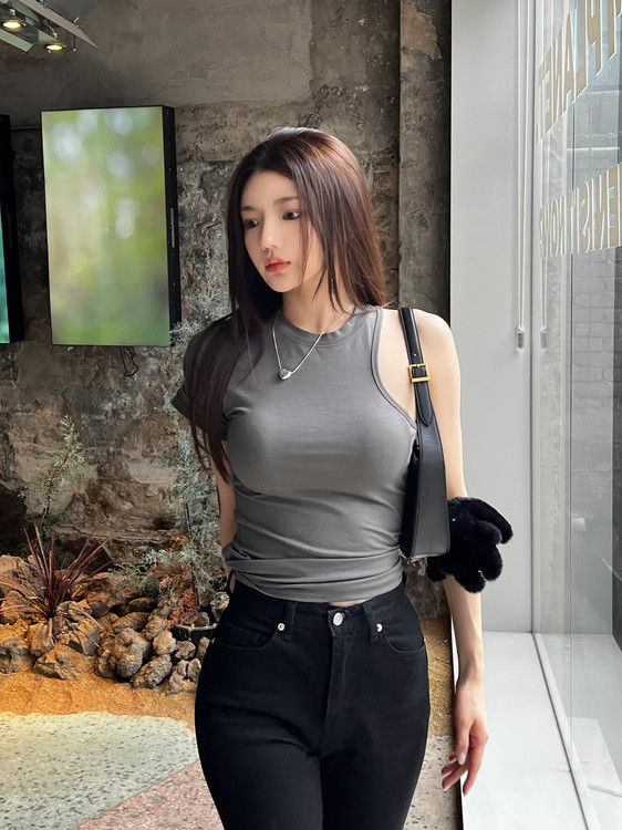 Fitted Off-Shoulder Round Neck White Short-Sleeve T-Shirt for Women - Korean Style Summer Slimming Half-Sleeve Top Fitted Off-Shoulder Round Neck White Short-Sleeve T-Shirt for Women - Korean Style Summer Slimming Half-Sleeve Top