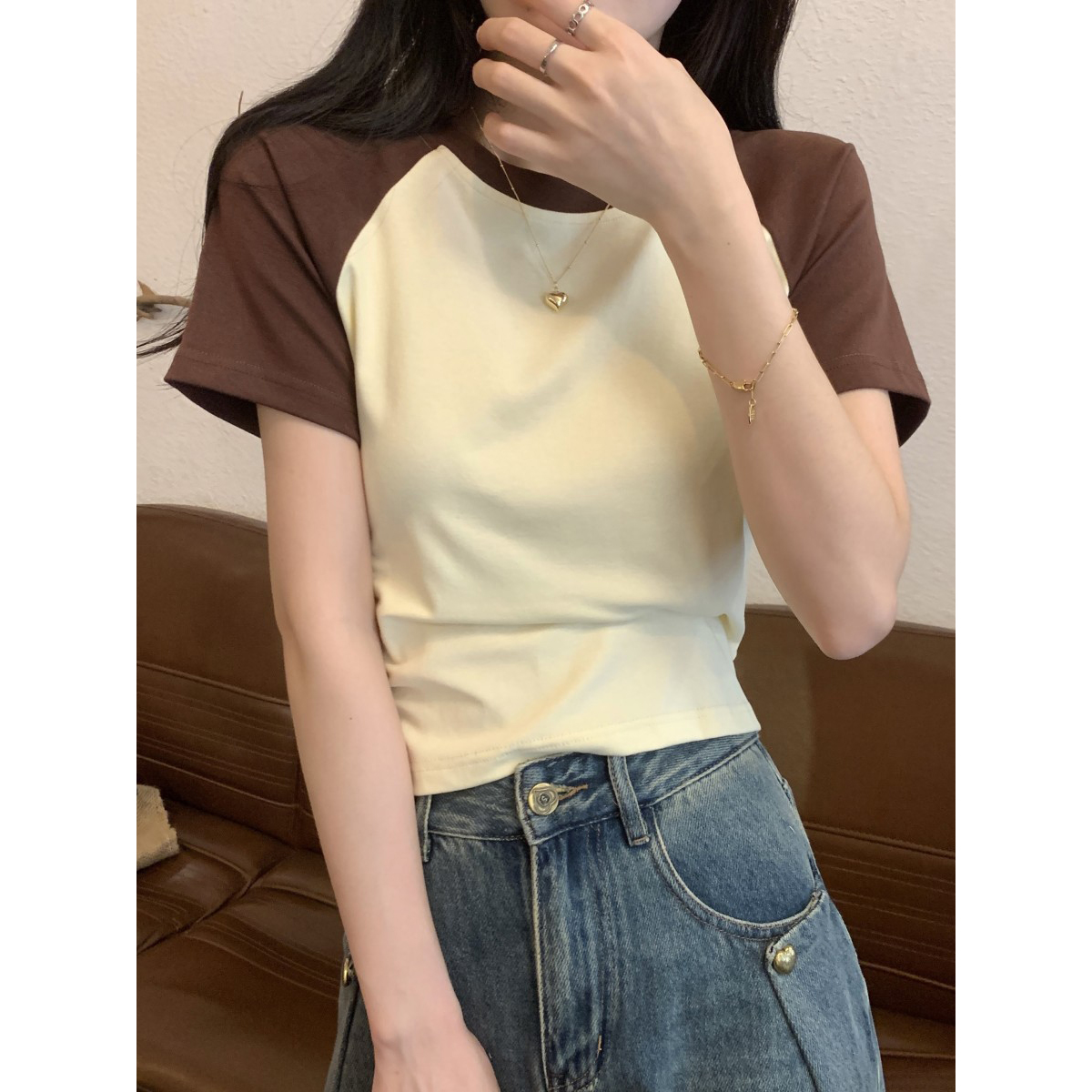 Fitted Short Sleeve T-shirt for Jazz Dance, K-pop Style, Sweet and Spicy Design, European and American Trendy Fashion Fitted Short Sleeve T-shirt for Jazz Dance, K-pop Style, Sweet and Spicy Design, European and American Trendy Fashion